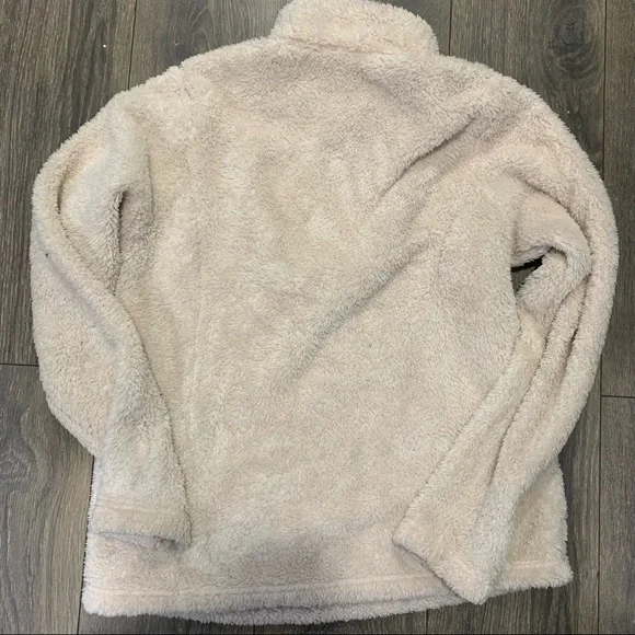 Patagonia Quarter Zip - Picture 3 of 4